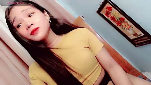 kylamooree online show from June 20, 11:03 am