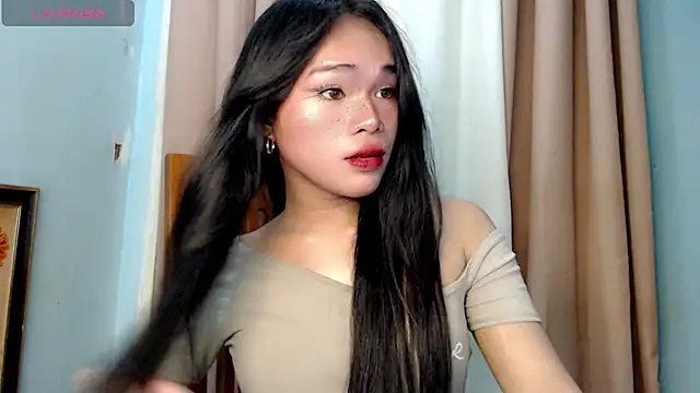 kylamooree online show from July 5, 10:32 am