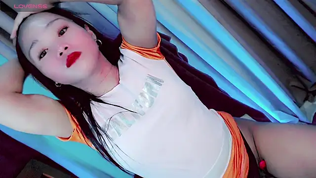 kylamooree online show from August 1, 12:29 pm