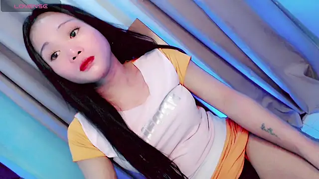 kylamooree online show from July 30, 11:55 am