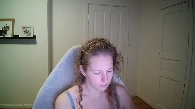 Girlnina-1995 online show from October 14, 7:22 am