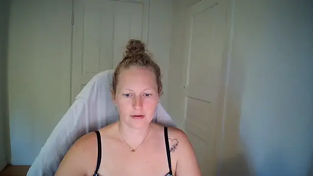 Girlnina-1995 online show from July 21, 12:50 pm