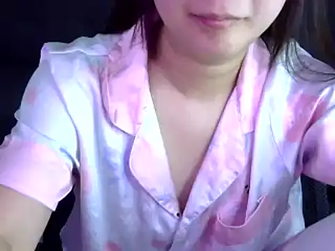 Snapshot of Bee_2k chatting on September 29, 5:34 am Bee 2k online show from September 29, 5:34 am