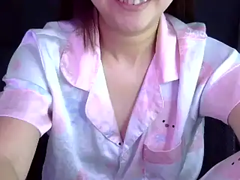 Snapshot of Bee_2k chatting on October 16, 4:48 am Bee 2k online show from October 16, 4:48 am