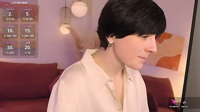 LorenDaze online show from April 3, 2:04 pm