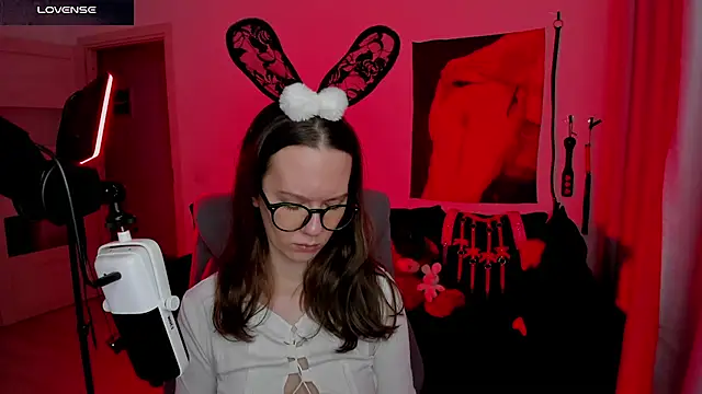 SharkyBaby online show from April 18, 6:21 pm