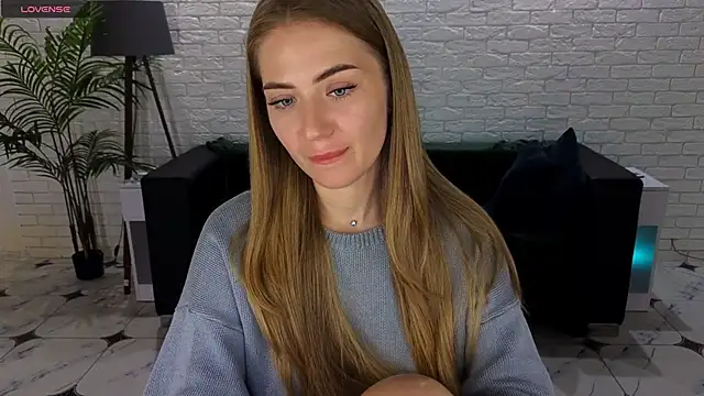 Snapshot of Adelyna_Bird chatting on September 29, 6:29 am Adelyna Bird online show from September 29, 6:29 am
