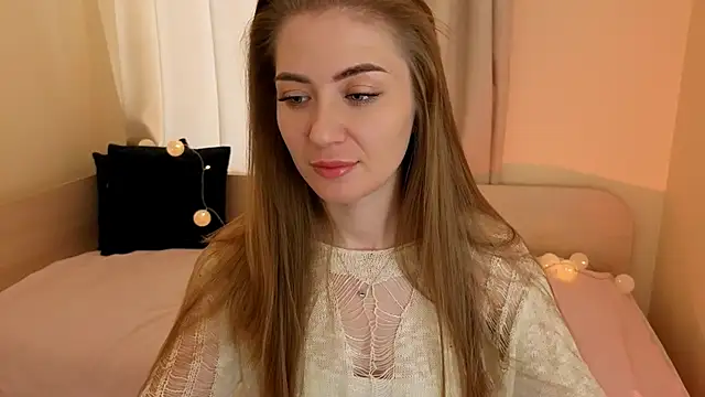 Adelyna Bird online show from December 5, 7:41 am