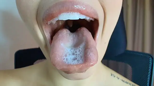 lisbet21x online show from April 15, 9:59 pm