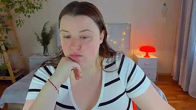 PolinaSalvatore online show from November 5, 10:42 am