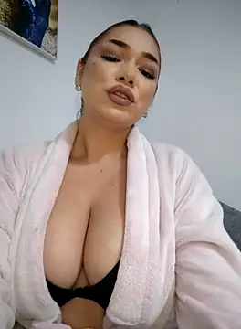 Snapshot of Ella_sweety chatting on October 10, 8:14 pm Ella sweety online show from October 10, 8:14 pm