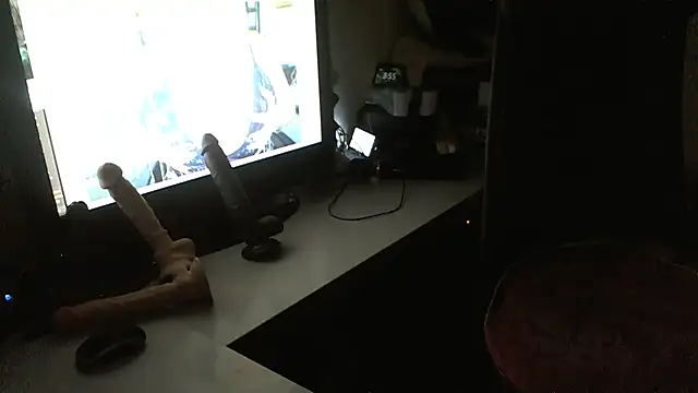 bustybabeuk online show from October 14, 7:55 am