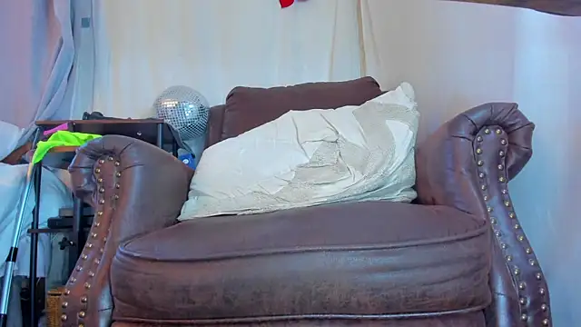 danidollxxx online show from July 24, 2:31 am