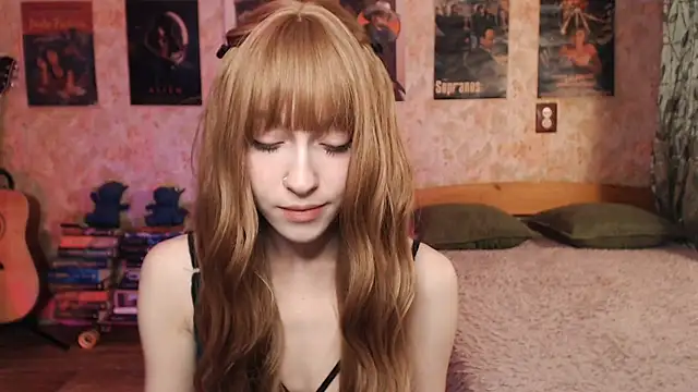 Snapshot of Friendly_Ellie chatting on October 14, 11:18 pm Friendly Ellie online show from October 14, 11:18 pm