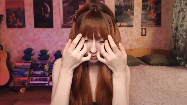 Snapshot of Friendly_Ellie chatting on September 22, 12:42 am Friendly Ellie online show from September 22, 12:42 am