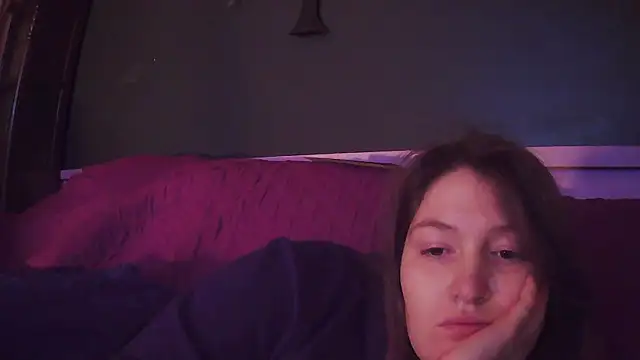 Angelk43 online show from February 8, 8:40 am