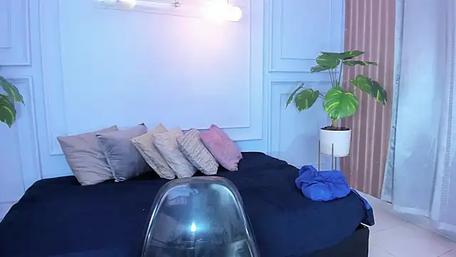 cintiagreyx online show from April 17, 11:34 am