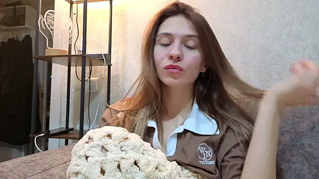 LovelyKatea online show from November 24, 5:37 pm