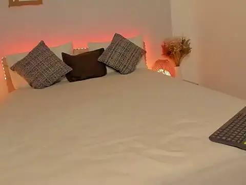 Itzell kiss online show from September 12, 9:44 pm