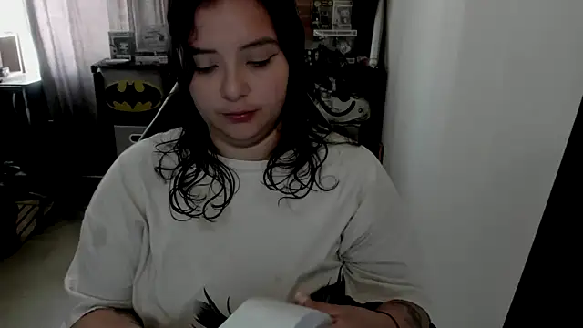 aika-dreams online show from April 14, 1:55 pm