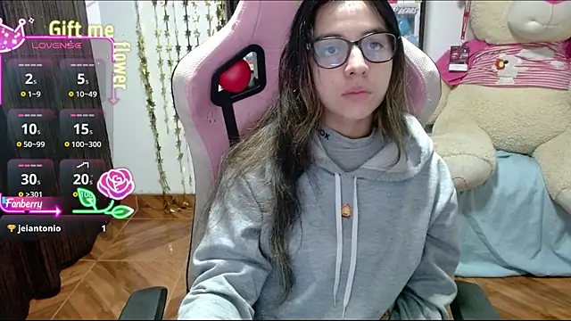 Maggie Fox3 online show from September 18, 3:16 am