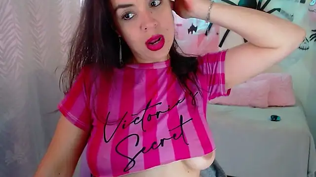 Snapshot of LATINGODDESS_X chatting on October 17, 8:23 pm LATINGODDESS X online show from October 17, 8:23 pm