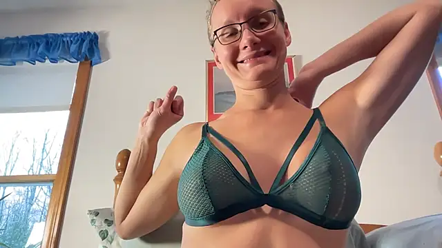 LeahWilde online show from April 2, 4:26 pm