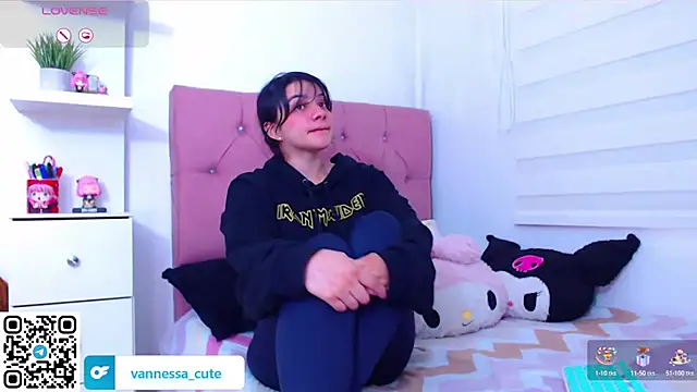 Snapshot of Vannessa__Shy chatting on September 16, 9:56 pm Vannessa Shy online show from September 16, 9:56 pm
