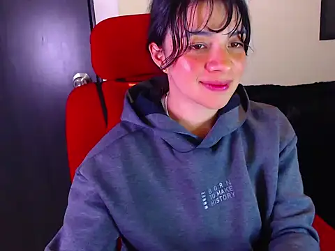 Snapshot of Vannessa__Shy chatting on October 19, 12:34 am Vannessa Shy online show from October 19, 12:34 am