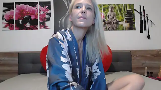 Naschkatze01 online show from November 25, 3:14 pm