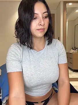 alexademie1 online show from February 1, 2:05 pm