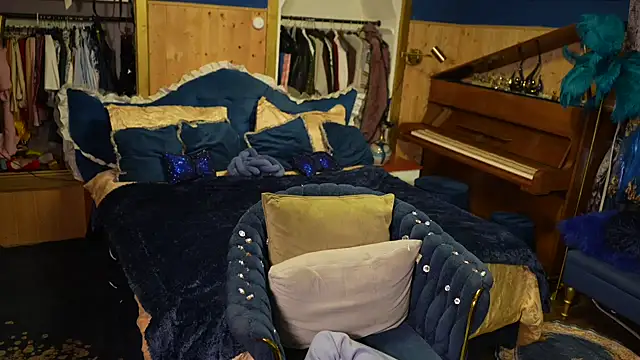 VanessaDoyle online show from March 25, 8:39 am