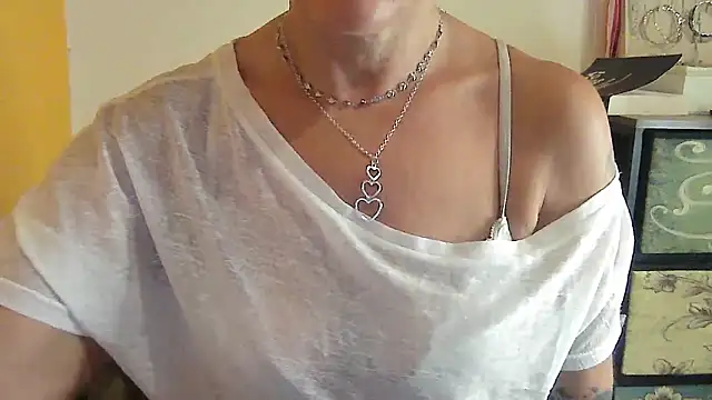 -Mia-   online show from October 11, 5:04 pm