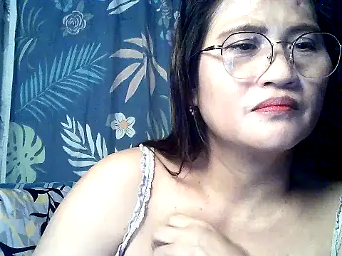 Snapshot of Amazing_Angel22 chatting on September 23, 10:19 pm Amazing Angel22 online show from September 23, 10:19 pm