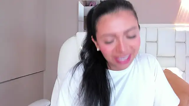 Snapshot of _BunnyNaugthy chatting on October 9, 1:15 pm BunnyNaugthy online show from October 9, 1:15 pm