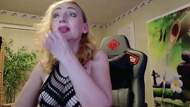 HotLana69 online show from December 14, 5:41 pm