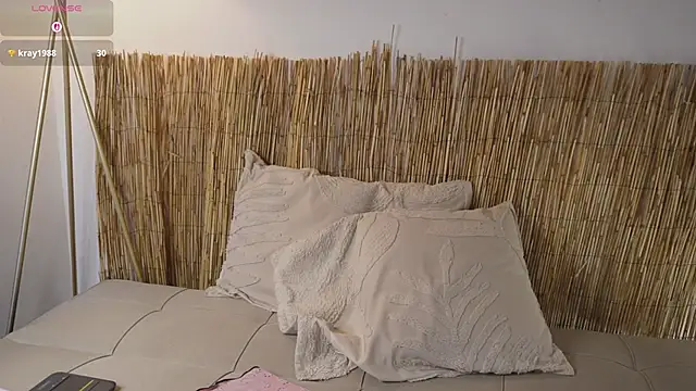 bunnycuteshy online show from June 18, 12:54 pm