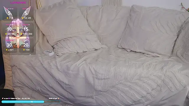 bunnycuteshy online show from December 1, 1:36 pm