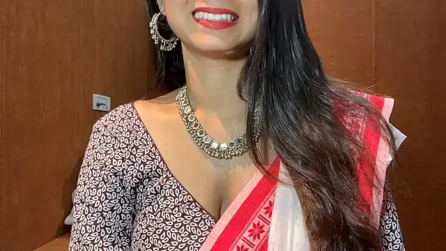 Snapshot of Smiley_Girl01 chatting on September 29, 4:17 am Smiley Girl01 online show from September 29, 4:17 am