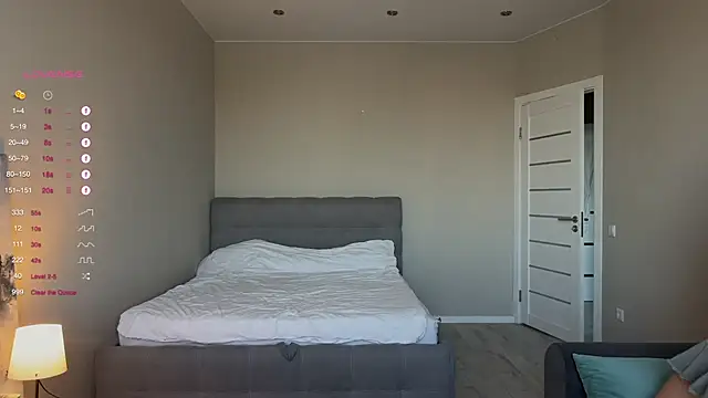 mo1ly online show from October 8, 12:20 pm