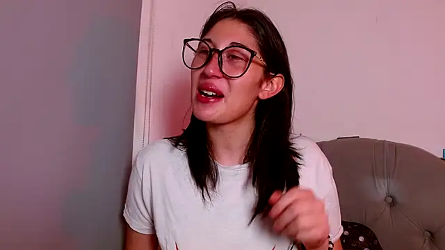 Red-moon1 online show from December 3, 6:38 am