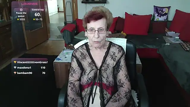 HeisseomaOriginal online show from March 6, 1:06 pm