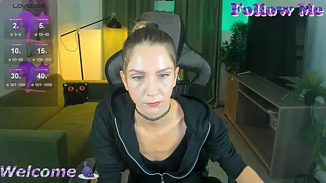 Snapshot of GrayceWild chatting on September 15, 5:38 am GrayceWild online show from September 15, 5:38 am