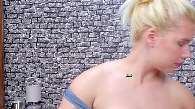 CuteBlondeMe online show from July 22, 4:19 pm