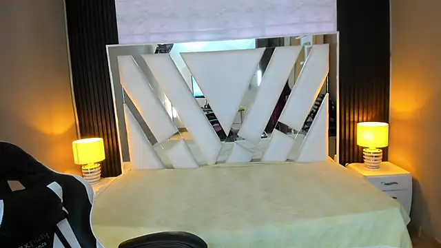 Linda4Petite online show from December 13, 7:53 pm