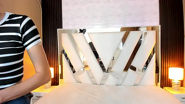 Linda4Petite online show from December 20, 6:12 pm