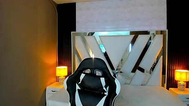 Linda4Petite online show from November 14, 6:19 pm