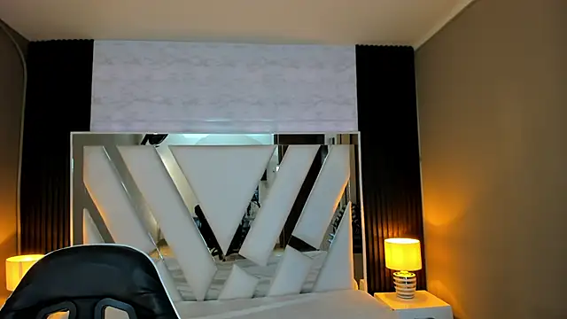 Linda4Petite online show from February 7, 6:23 pm