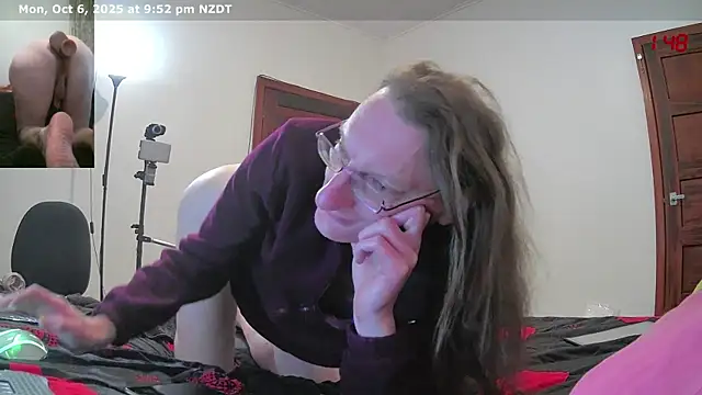 Snapshot of CDAdalyn chatting on October 6, 8:53 am CDAdalyn online show from October 6, 8:53 am