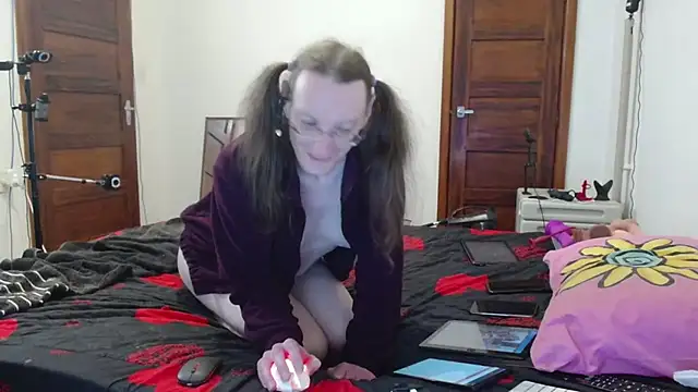 Snapshot of CDAdalyn chatting on October 15, 9:23 am CDAdalyn online show from October 15, 9:23 am